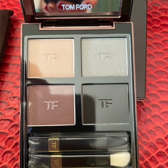 π Tom Ford Quad Eye Shadow compact π - Picture 2 of 7
